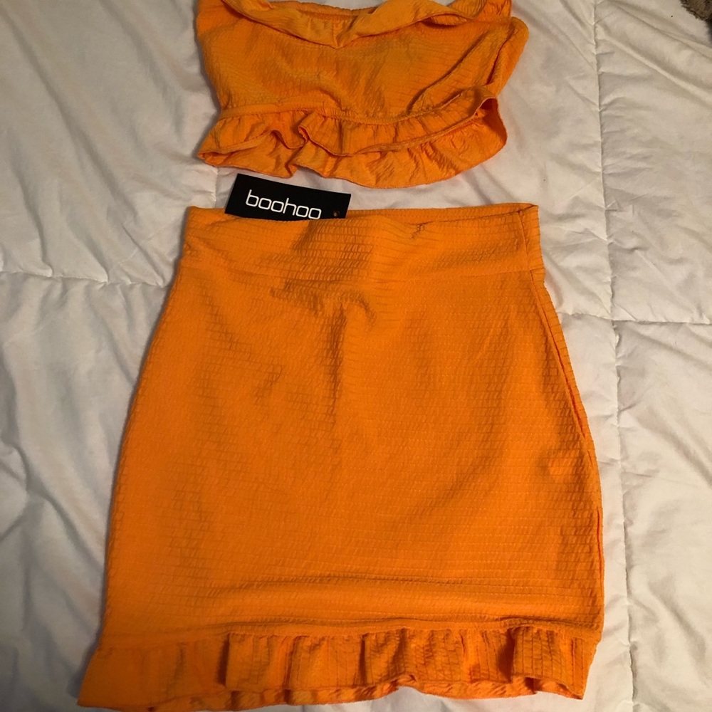 Boohoo orange bandeau set
